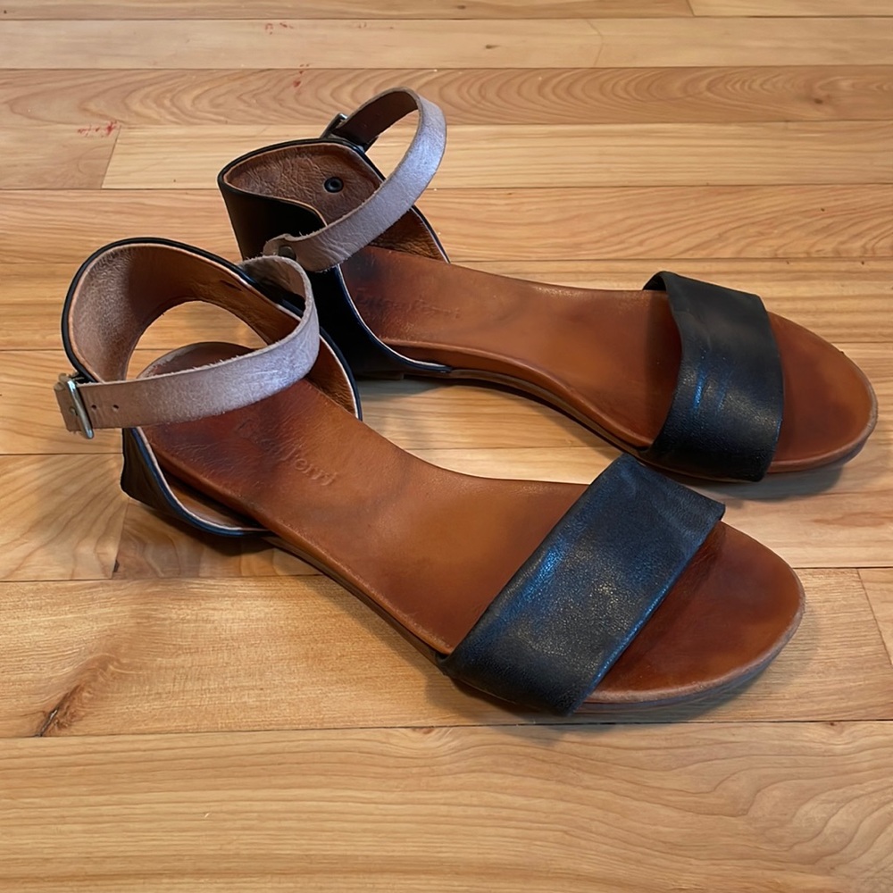 Luca Ferry sandales. Black and tan. Gently worn. 100% leather.